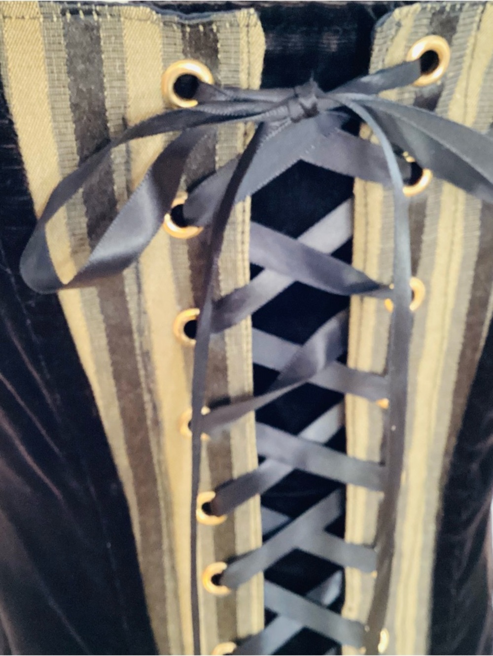 Vintage Lace Up Vest Black Velvet - Picture 5 of 8